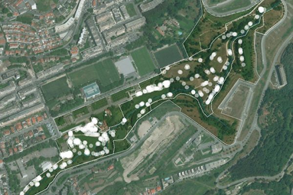 A satellite image of the Guimarães site with behavioural observations overlayed